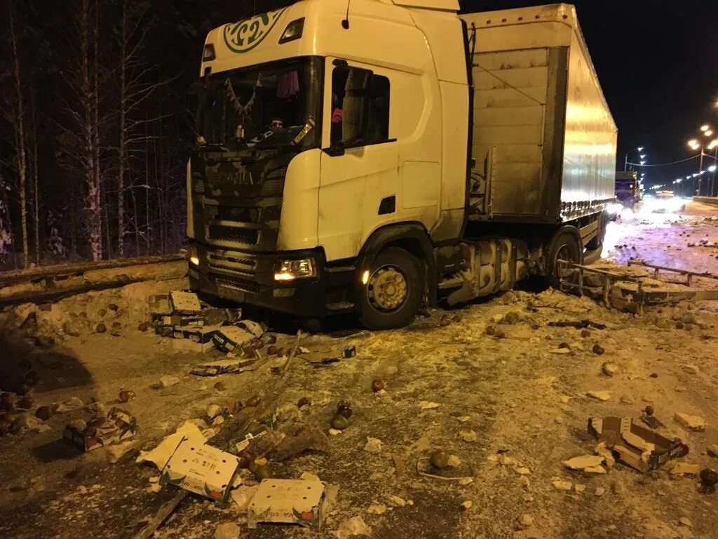 16 января 2017 года. Трасса пермь екатеринбург фуры дтп. дтп на трассе пермь екатеринбург 1 января. дтп трасса пермь екатеринбург 08.11.22. дтп пермь екатеринбург трасса 16.01.2022.