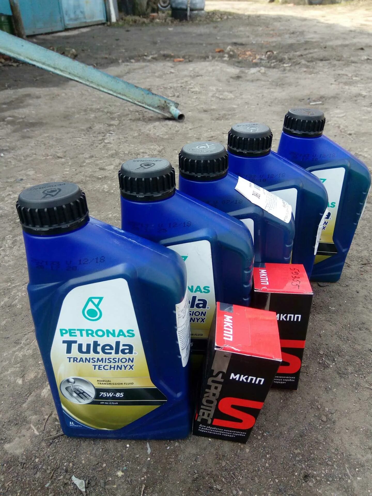 масло в коробку передач нива 21214. лучшее масло в трансмиссию нивы. масло на ниву 21214 в двигатель. какое трансмиссионное масло лучше для нивы шевроле. масло.