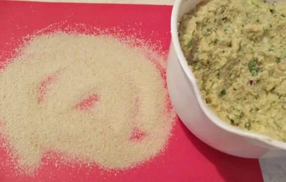 Рыбный фарш манка. Рыбный фарш с кабачком.
