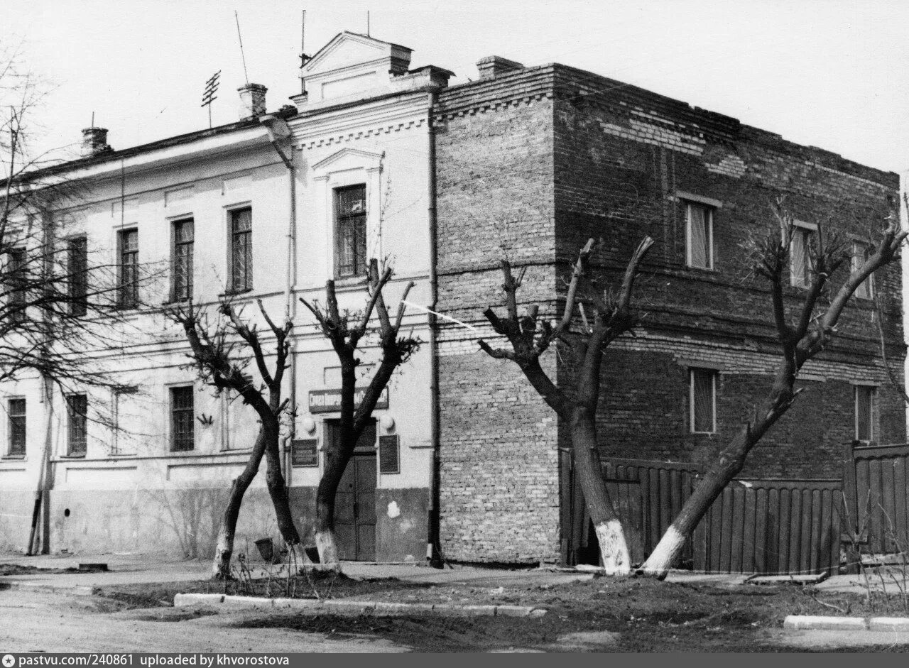 Куйбышевский комиссариат. Улица Володарского военкомат. Ул Володарского 5. Володарского 5 Тюмень. Володарского 5 история здания.