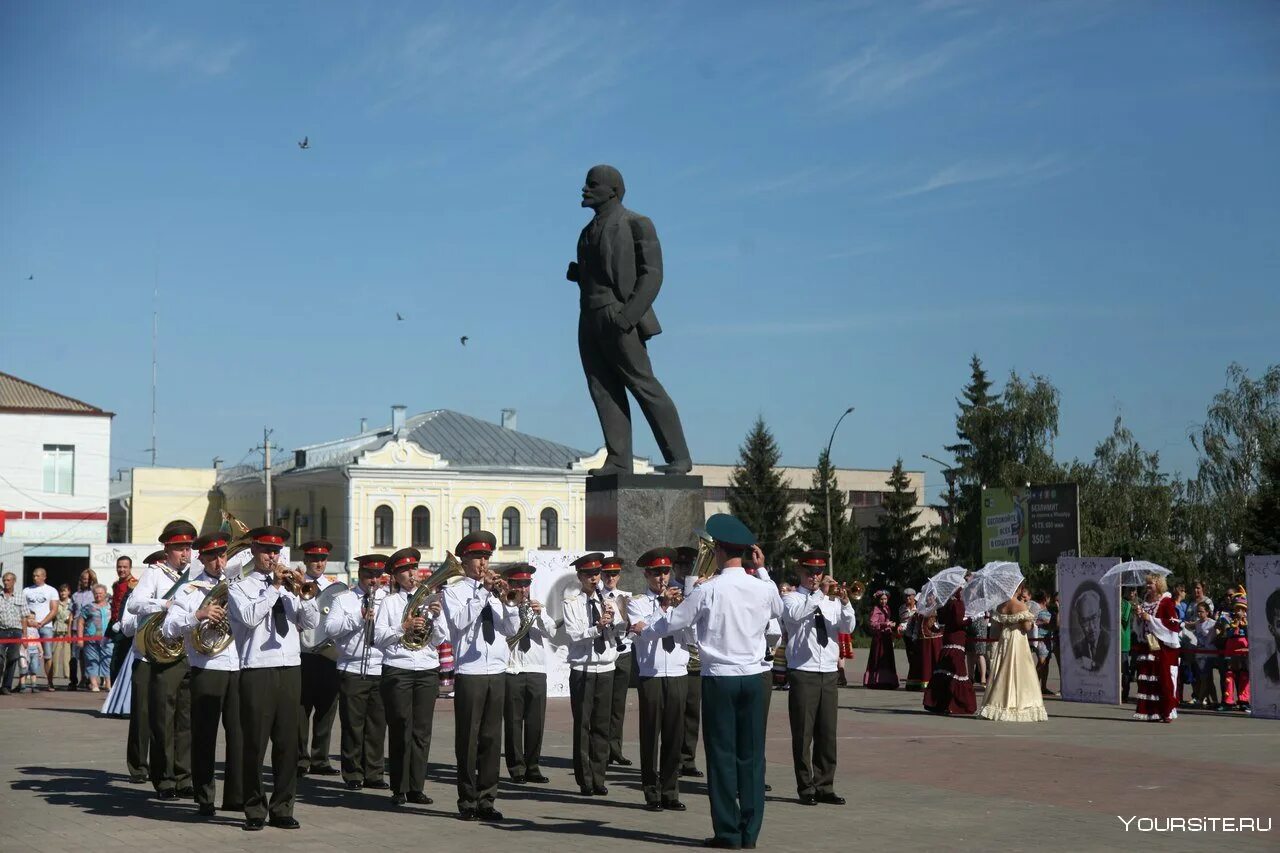 Г Острогожск Острогожский район. Острогожск Воронежская область 2018. Острогожск Воронежская область площадь. Площадь Ленина г Острогожск.