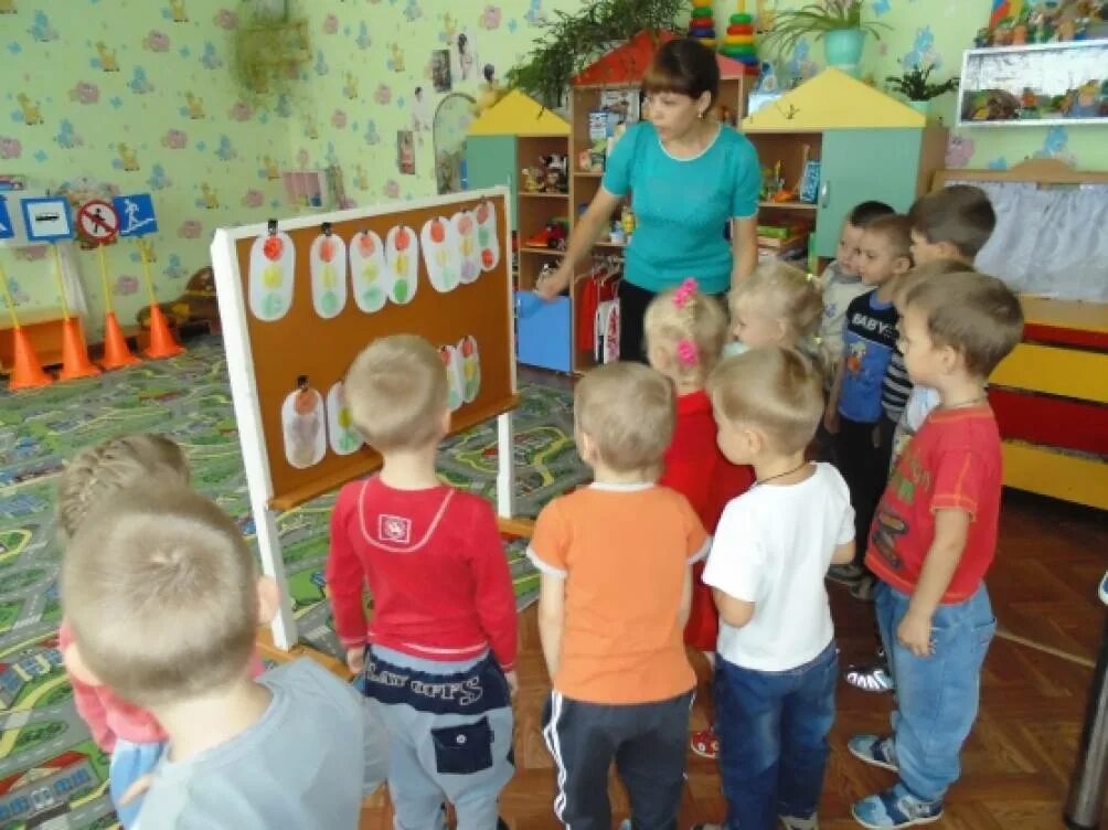 Занятие в средней группе. Занятие по ПДД В средней группе. ПДД занятие для детей средней группы. Занятие по ПДД В средней группе детского сада.