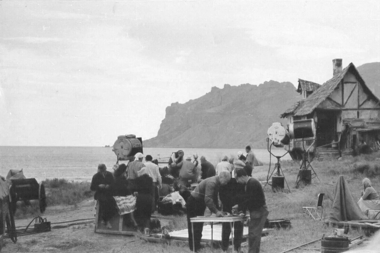 алые паруса снимали в воронцовском дворце. ассоль алые паруса фильм. алые паруса кинофильм 1961 года. каперна грин. где снимались алые.