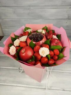Букет из фруктов клубники