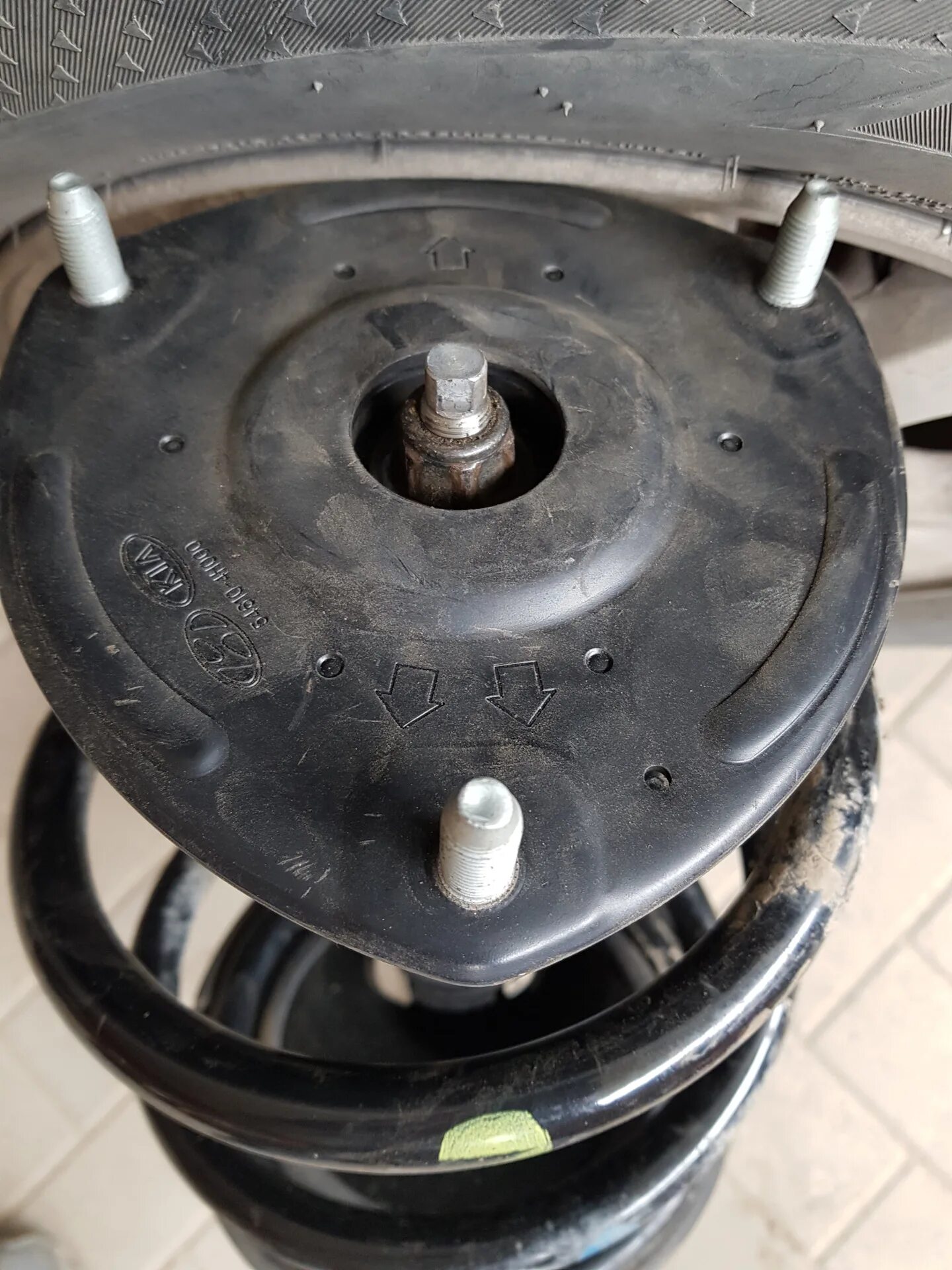 Как заменить опору амортизатора передний Bilstein B4, Kortex, Patron. Перед . Opel Zafira A, 2 л, 2000 года расходники