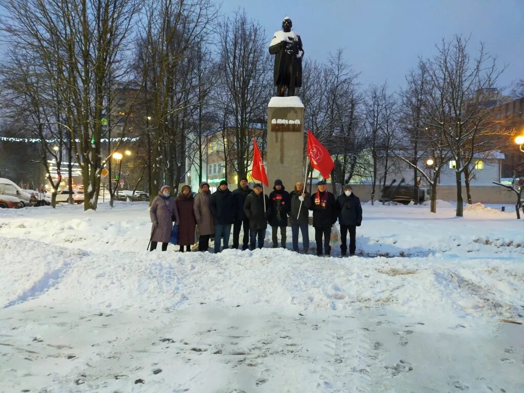 Годовщина ленина. Реутов памятник Ленину. День памяти Ленина. Память Ленина. Годовщина смерти Ленина.