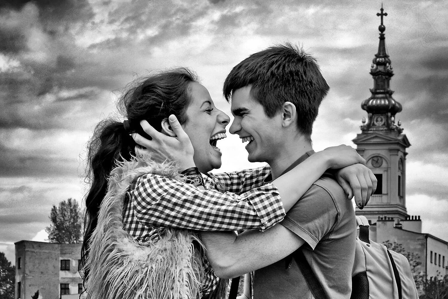 Черно белые дети. Черно белое счастье. Душевные картинки. Бабочка душа. Счастливые люди чб.