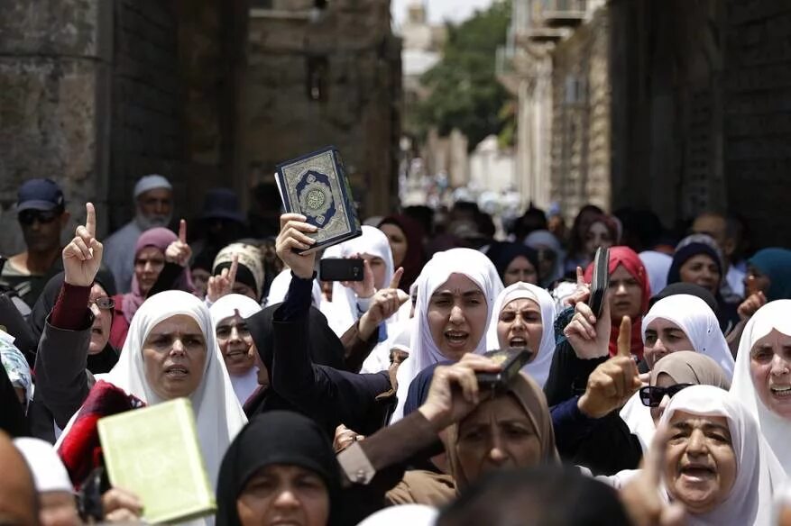 Деньги палестины. Арабы помогут палестине. Мусульмане в израиле. Палестина люди. Палестинцы против израиль.