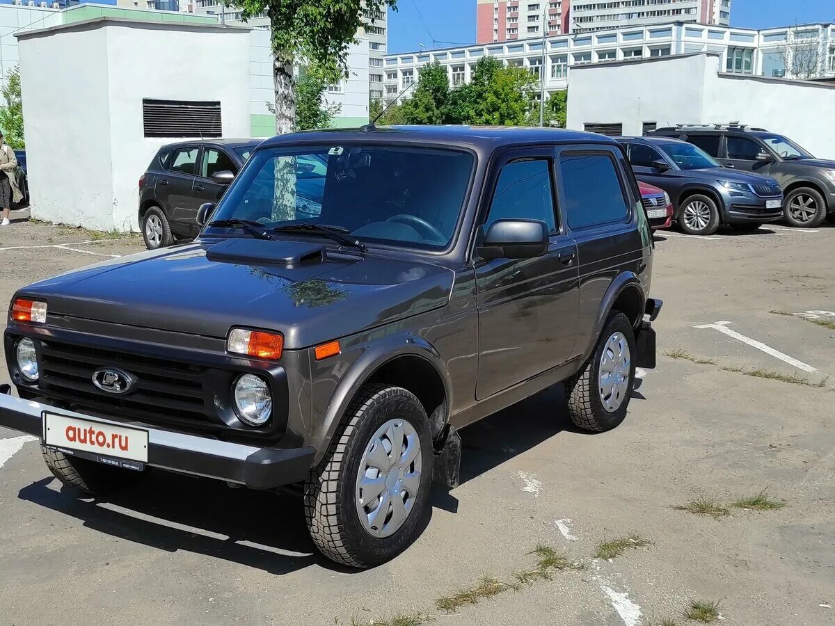 Ваз 21 21 нива. Ваз нива с пробегом москва. Cupim avto 4 x4 samosfai do 2ton po moldove. Нива легенд 2023. Нива 2121 рысь.