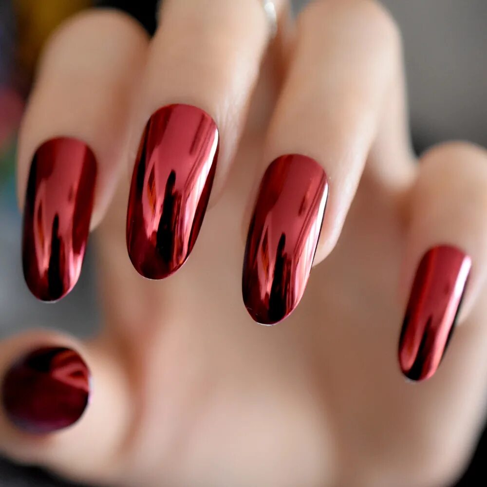 маникюркрасный с втиркойы. красный маникюр со втиркой. ногти красные с красной втиркой. красные ногти с фьиркой. красный маникюр со втиркой.