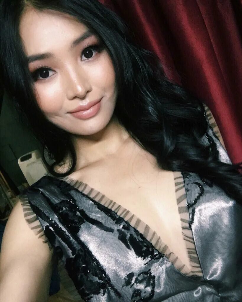 татарка монголка. амархуу и ариунзул. молодые монголки. красивые монгольские девушки. молодые монголки.