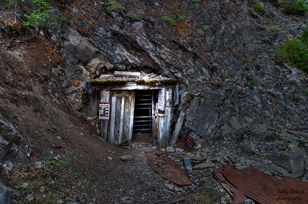 Рудники Колорадо заброшенные. Новая шахта город в США. Шахта холм. Old mine. Mining town