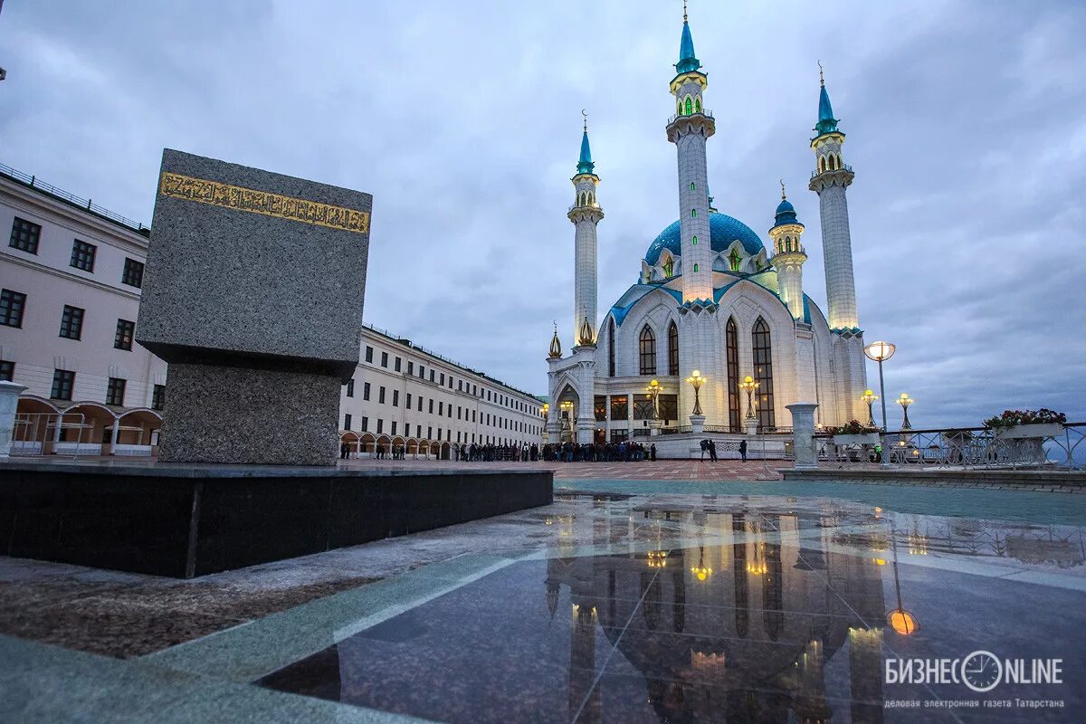 Соборная мечеть казань. Соборная мечеть в Казани. Кремль кул Шариф. Кул Шариф Соборная мечеть. Курбан-байрам кул Шариф Казанский Кремль.