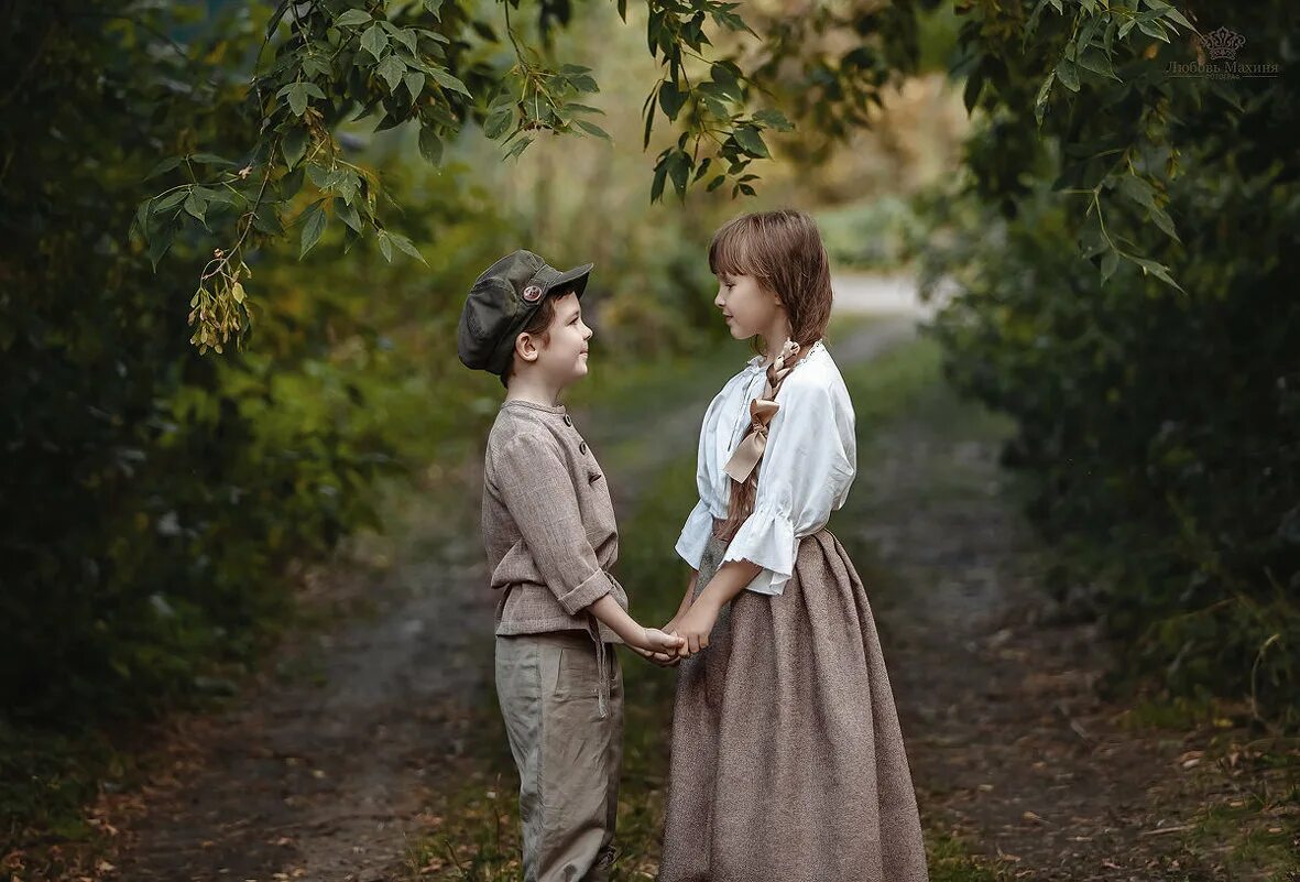 девушка из деревни влюбилась в сына. влюбленные в поле. александр пашков 1941. девушка из деревни влюбилась в сына. деревенская парочка.