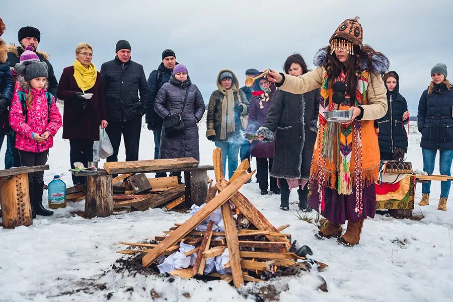 Праздники народов Ханты и манси Вороний день. Вороний праздники народов Ханты манси. Вороний день праздник у народов севера. Вороний праздник у манси.