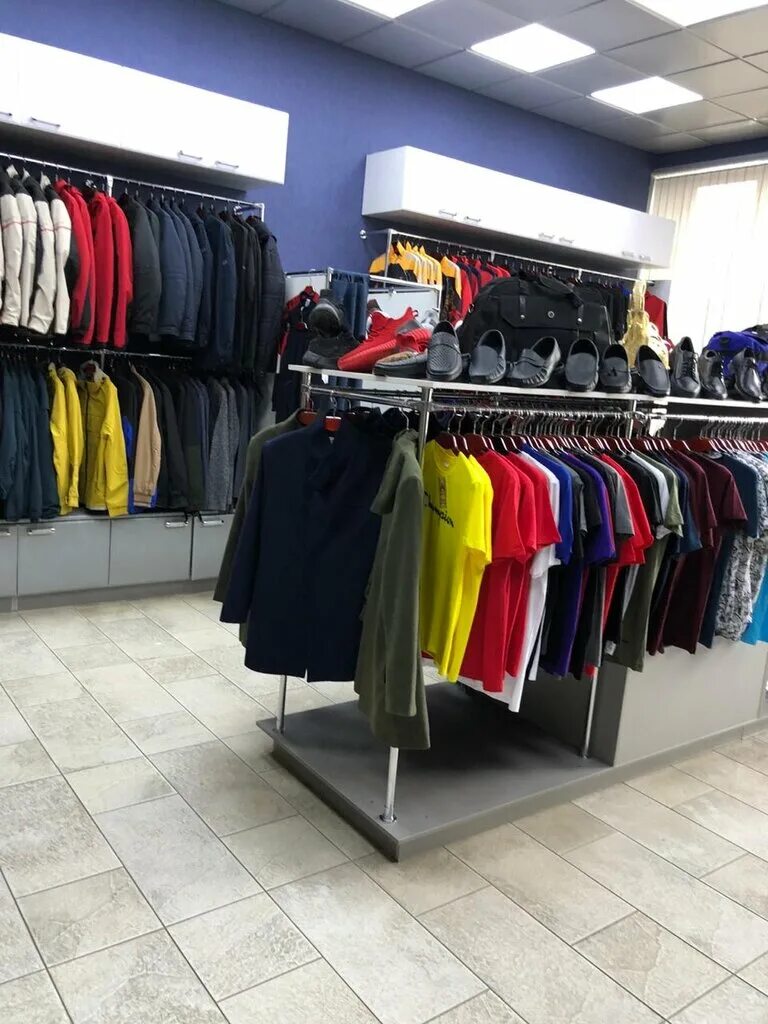 трикотаж магазин одежды. моя маленькая италия одежда. трикотажные ряд магазин. магазин семейный ряд. магазин трикотажа интерьер.