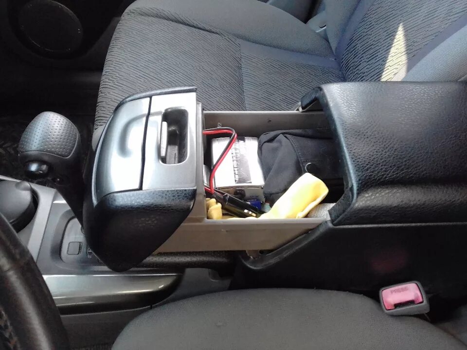 Подлокотник toyota rav4 sxa10. Бокс для рав 4 2020. Подлокотник раф4 2016. Подлокотник рав 4. Подлокотник раф4 2016.