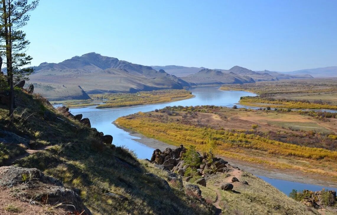 Река протекающая в россии и монголии. Река Селенга в Бурятии. Река Селенга Байкал. Река Селенга Монголия. Река Селенга впадает в Байкал.