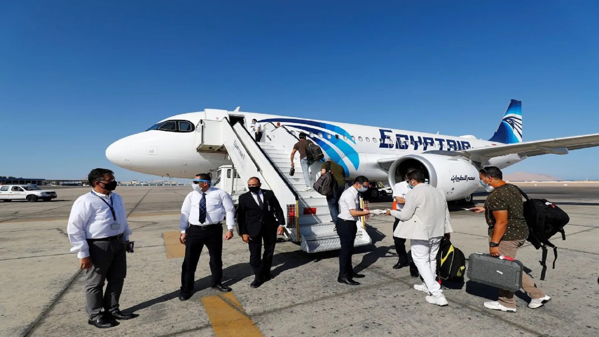 EGYPTAIR Москва Шарм-Эль-Шейх самолет. Египет Россия авиасообщение. Самолет Россия Египет. Авиарейсы в Египет. Авиарейс египет