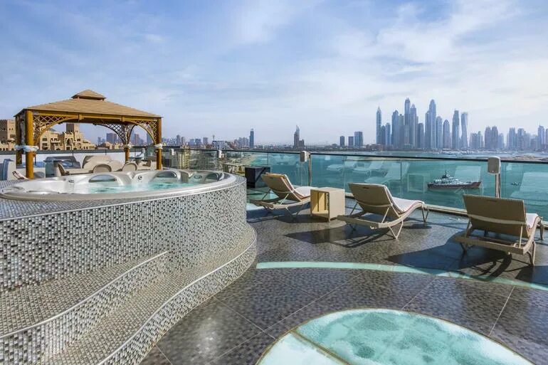 Оаэ роскошь востока. Отель five дубай. Роскошный дубай. Мегаяхта дубай. Роскошь дубаи.