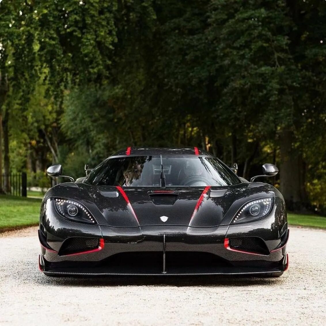 Koenigsegg как читается. Кёнигсегг. кенигсегг регера. машина koenigsegg agera. koenigsegg agera rs.