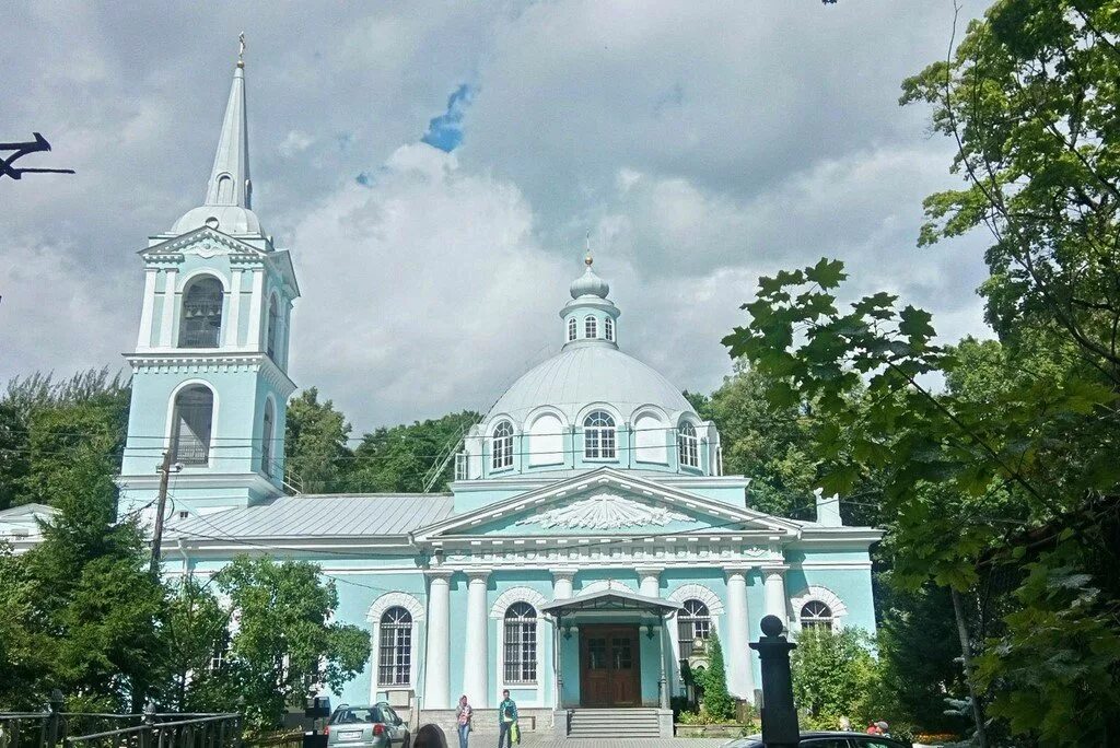 Храм Смоленской Божьей матери в Санкт-Петербурге. Смоленская Церковь Санкт-Петербург на Смоленском кладбище. Храм Смоленской Божьей матери. Смоленский храм иконы Божией матери.