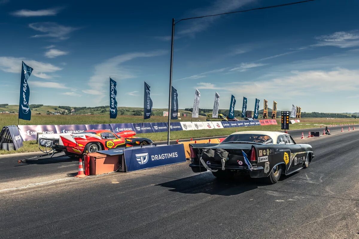 Драгстер top fuel. Драгстер на старте. Драг рейсинг гонка. Гонки на машинах. Игра гонки гран при.