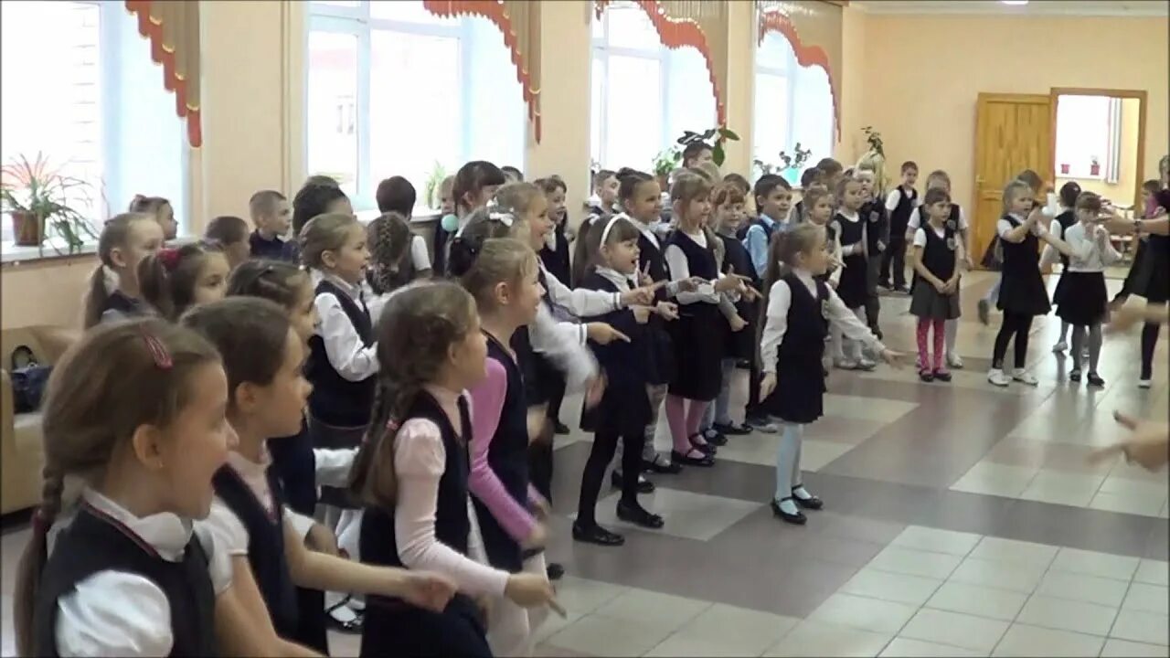 выпускной начальной школы 4 класс. мбоу сош 8 кизилюрт.