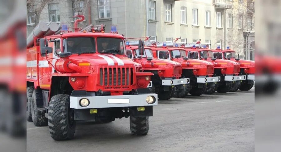 Какую технику используют пожарные. Пожарная машина. Пожарные авто. Пожарная машина МЧС. Современная пожарная техника.