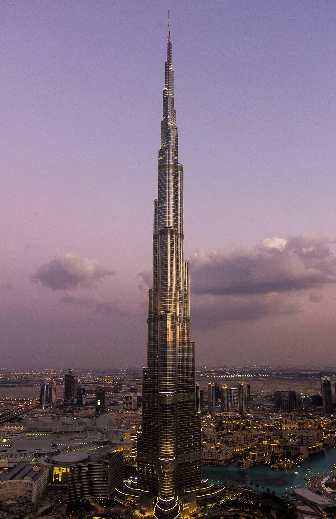 Башня Бурдж Халифа. Башня в Дубае Бурдж. Бурдж Халифа высота. Бурдж-Халифа Дубай этажи. Бурж халиф этажи