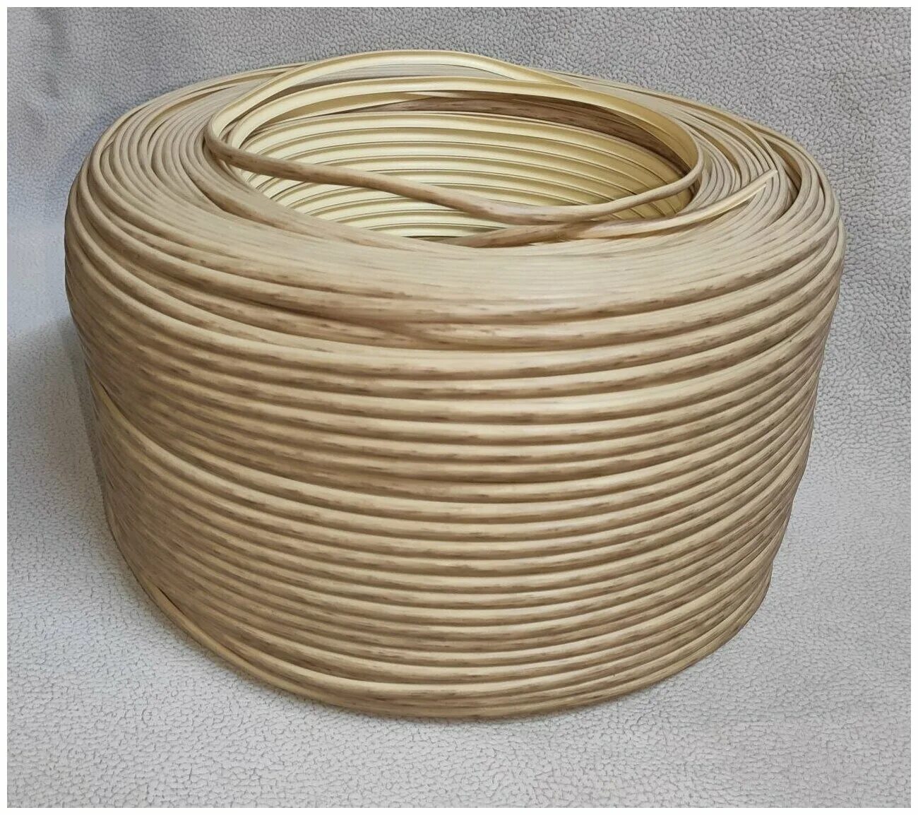 ротанг пруток. полутрубка бри ротанг. ротанг двойная полутрубка. ротанг полутрубка для плетения. ротанг белый полутрубка.