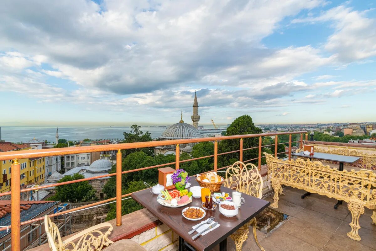 Отель stone стамбул. Отель stone стамбул. Стоун отель стамбул. Stone hotel istanbul 3*, турция, стамбул. Каменный отель.