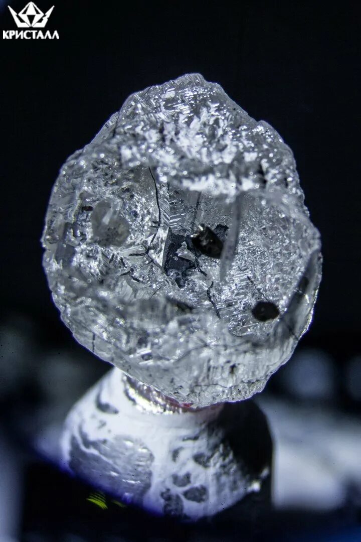 Твердые минералы. Твердый минерал 5. Алмаз минерал. Твердый минерал 5. Шкала мооса изумруд.