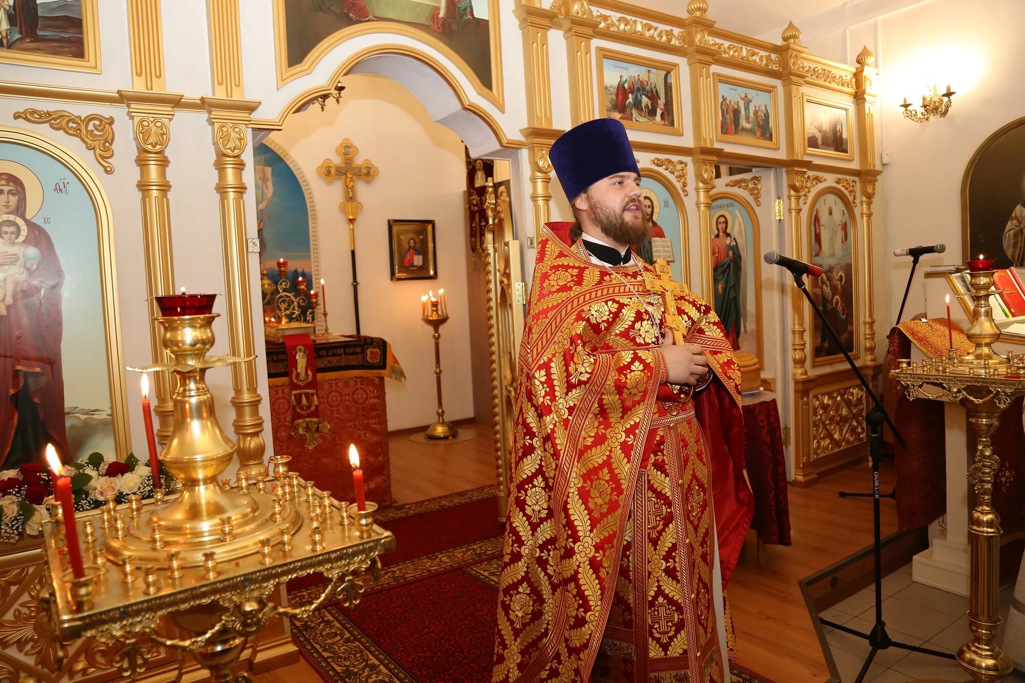 иоанн настоятель в храме преображения господня в коммунарке. иерей иоанн цьока. храм преображения господня в коммунарке духовенство. храм вознесения господня коммунарка. коммунарка храм служба.