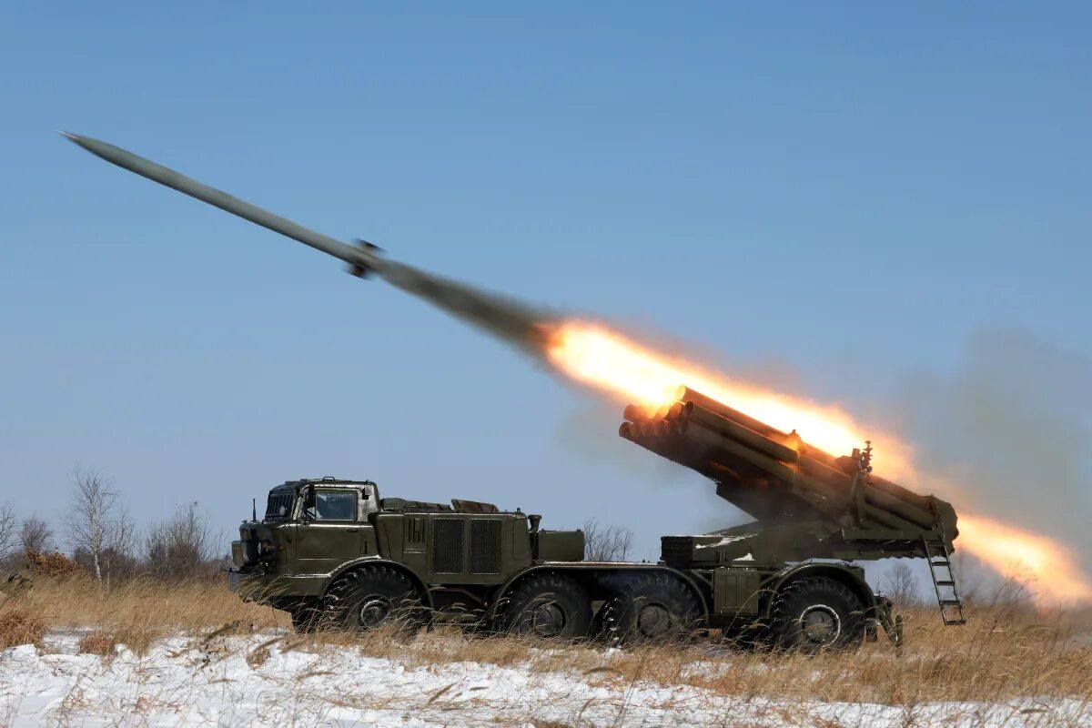 Ураган рсзо. Рсзо 9к57 «ураган». Рсзо бм-27 «ураган». Система залпового огня ураган. Бм 9п140.