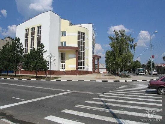 Алексеевка белгородская область ул маяковского. Алексеевка белгородская область площадь победы. М видео алексеевка белгородская. Сити центр алексеевка белгородская область. Магазин центральный волоконовка.