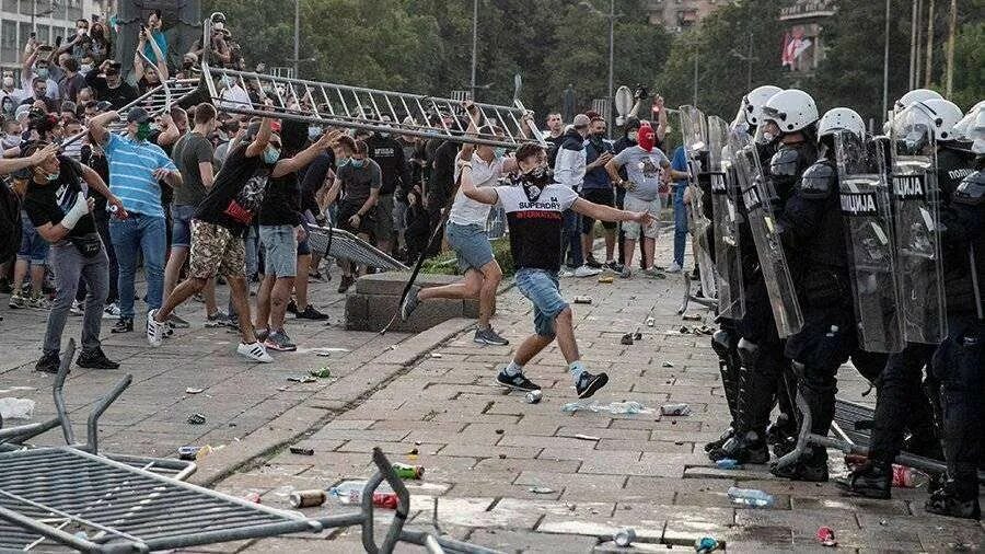 Массовые беспорядки ук. Сербия протесты 1999. Массовые беспорядки в Белоруссии.