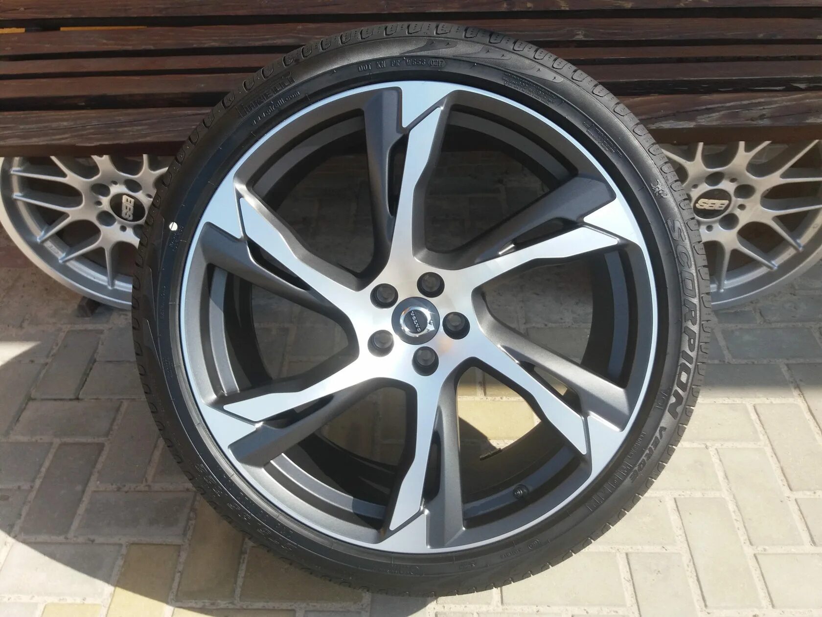 Литые диски вольво. Диски volvo xc90 r20. Литые диски вольво. Литые диски вольво. Volvo s40 serapis.