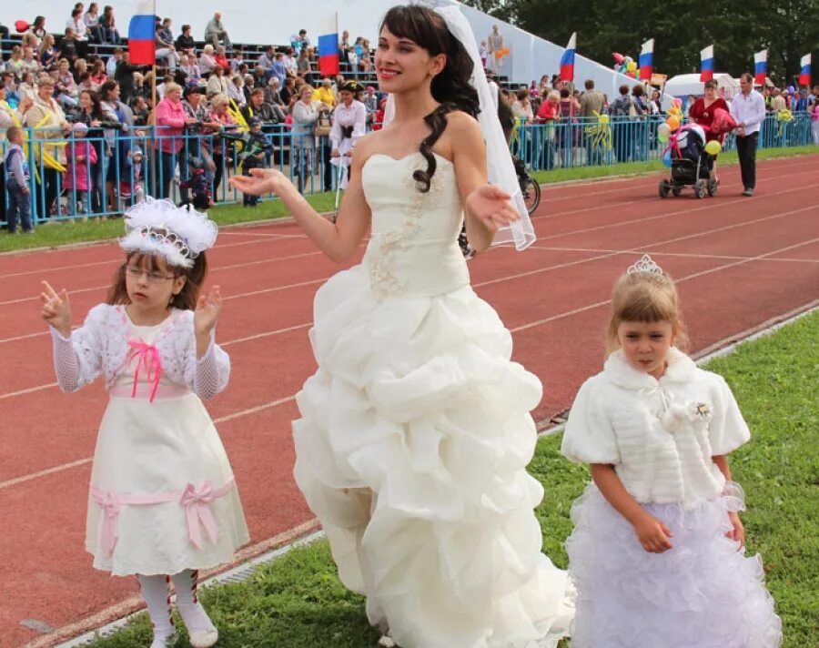 еманжелинск отзывы. пара на фоне еманжелинск. свадьбы еманжелинск. еманжелинск старые карусели. еманжелинск отзывы.