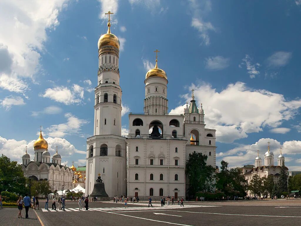 Московский кремль москва ивановская площадь фото. Колокольня Ивана Великого. Колокольня Ивана Великого 1505 1508. Колокольня Ивана Великово. Колокольня Ивана Великого и звонница.