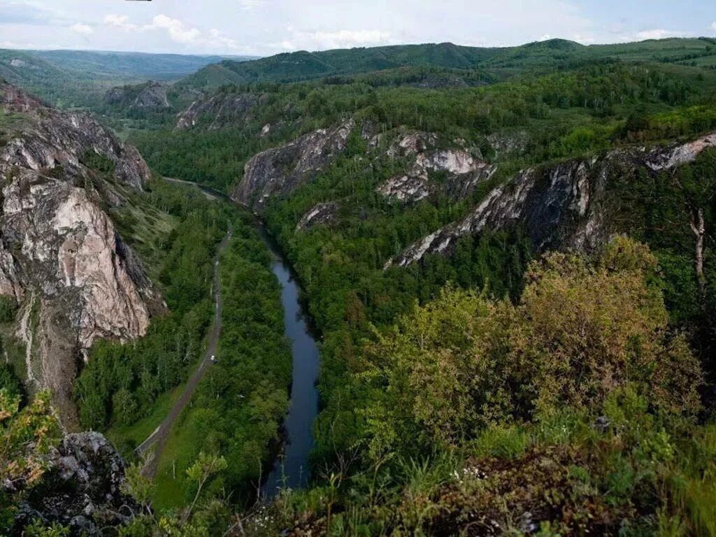 Какие богатства есть в башкортостане. Мурадымовское ущелье Башкортостан. Природный парк Мурадымовское ущелье. Природном парке Мурадымовское ущелье. Кугарчинский район Мурадымовское ущелье.