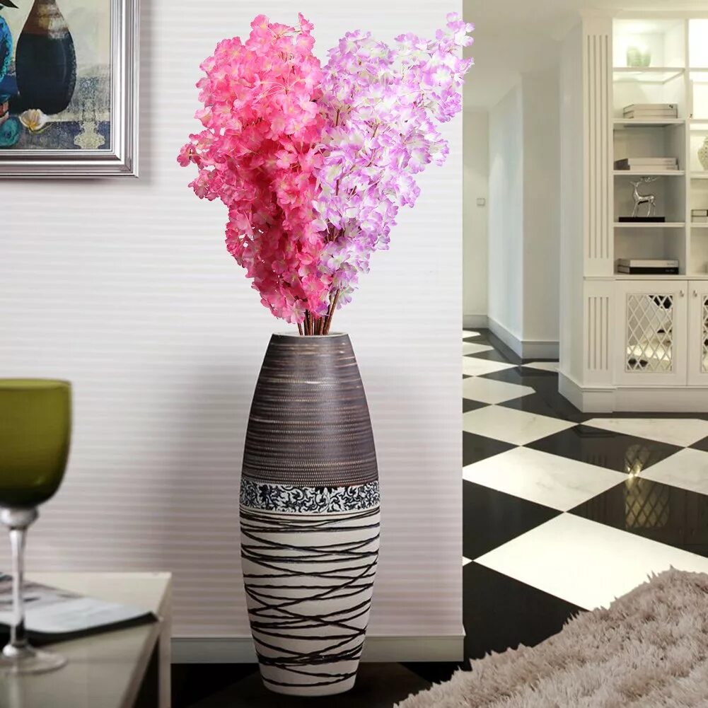 Что кроме цветов можно поставить в вазу. Декоративные вазы для интерьера. Стильные вазы для цветов. Украшение для напольной вазы. Напольные вазы для интерьера.