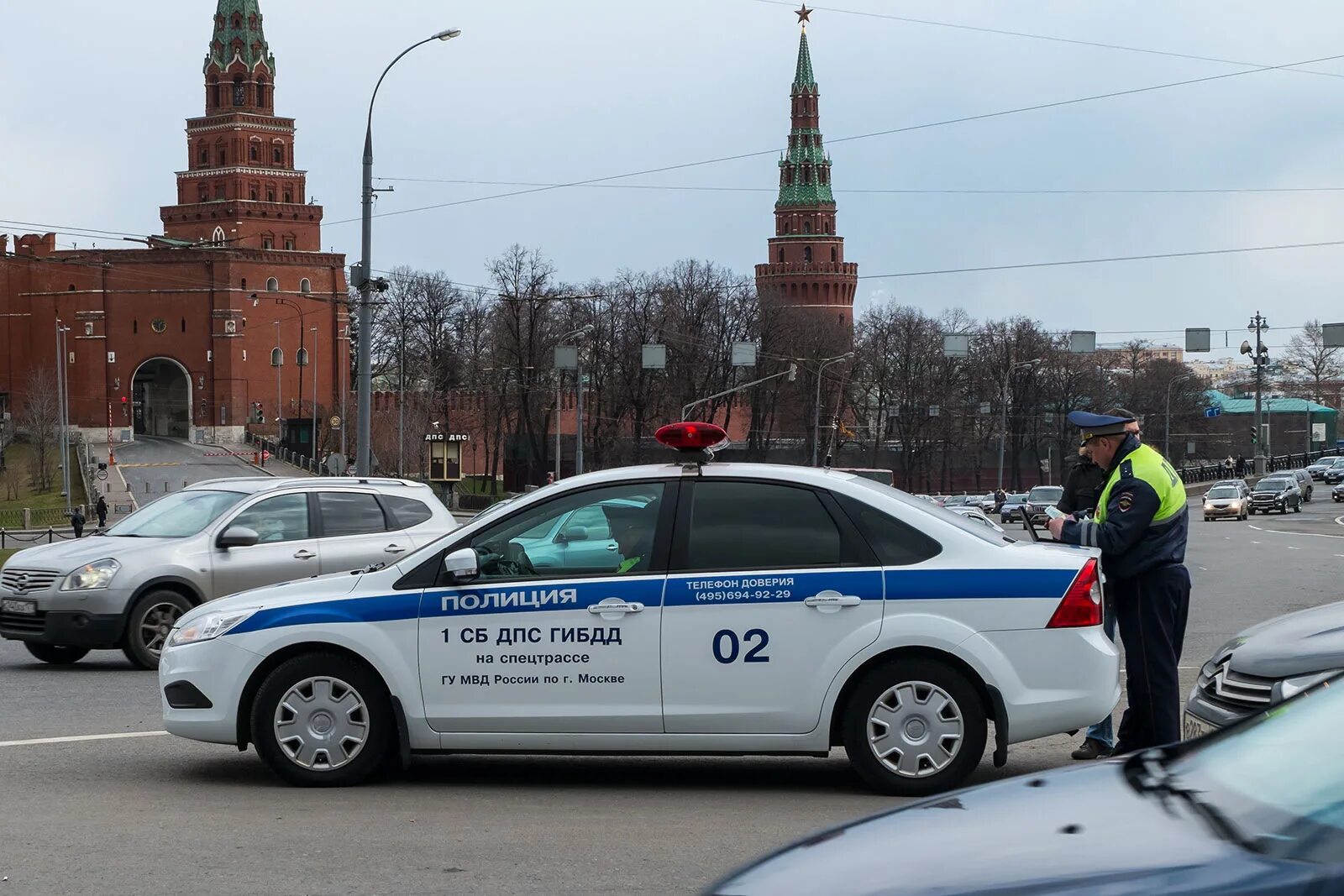 Московское гаи телефон. ДПС Москва. Машина ДПС. Автомобили ДПС Москвы. Машина ГИБДД.