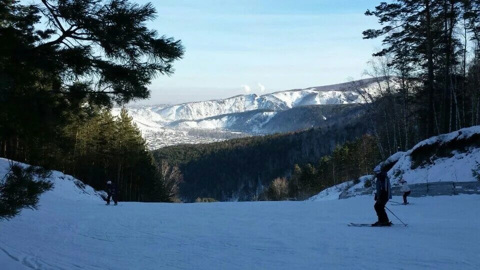 Каштак красноярск горки. Горнолыжная гора каштак. Гора каштак красноярск. Гора каштак. Горнолыжная гора каштак.