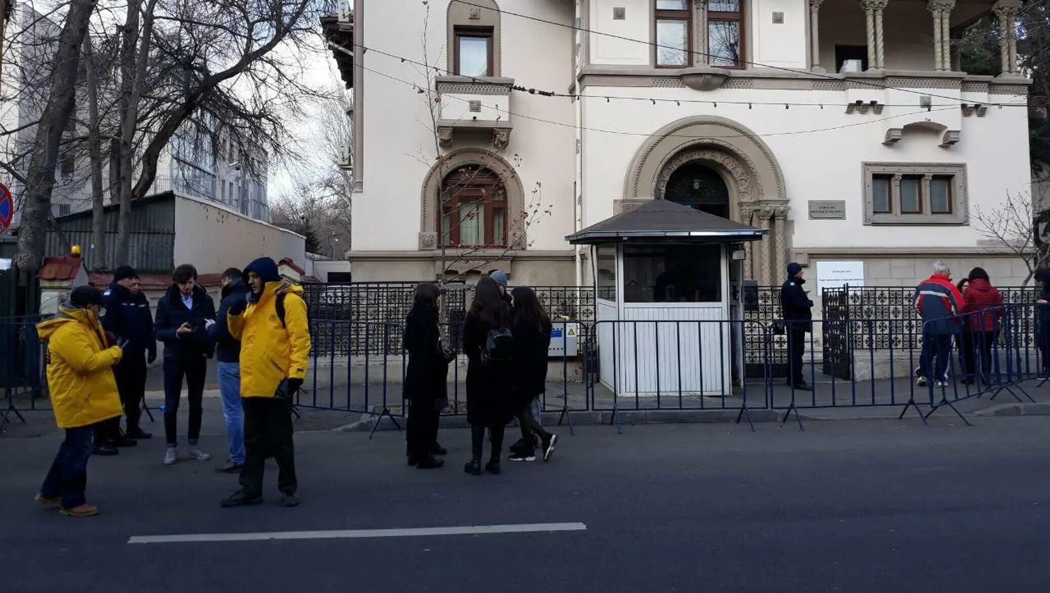 Посол молдовы. Посольство Румынии в Молдове. Посольство Румынии в Москве. Посольство России в Бухаресте. Посольство Румынии в Киеве.