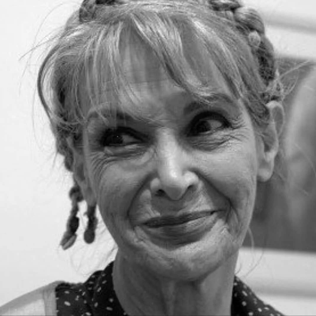 Суна актриса. Суна селен в молодости фото. Suna. Суна йылдызоглу. Suna suna aut.