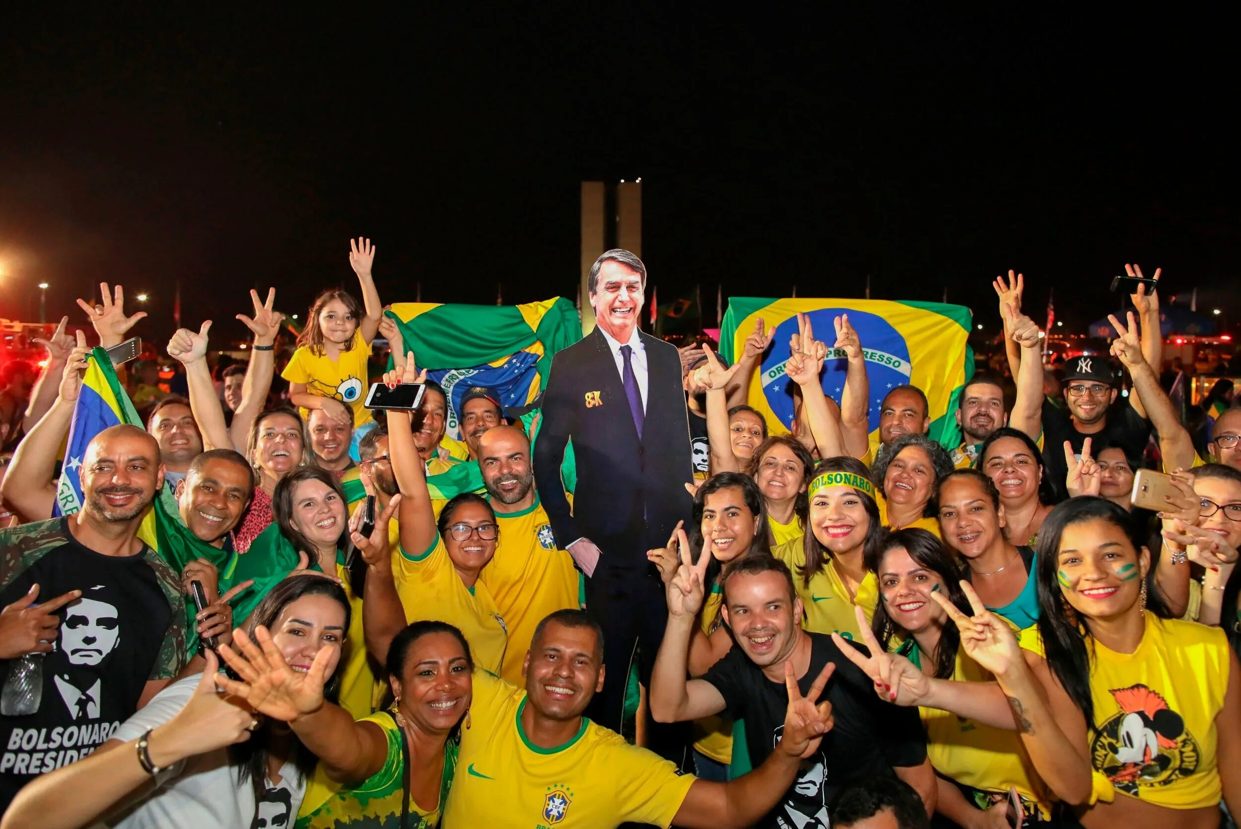 Какие народы в бразилии. Белые бразильцы. Бразилия люди. Парду бразильцы. Народы Бразилии.