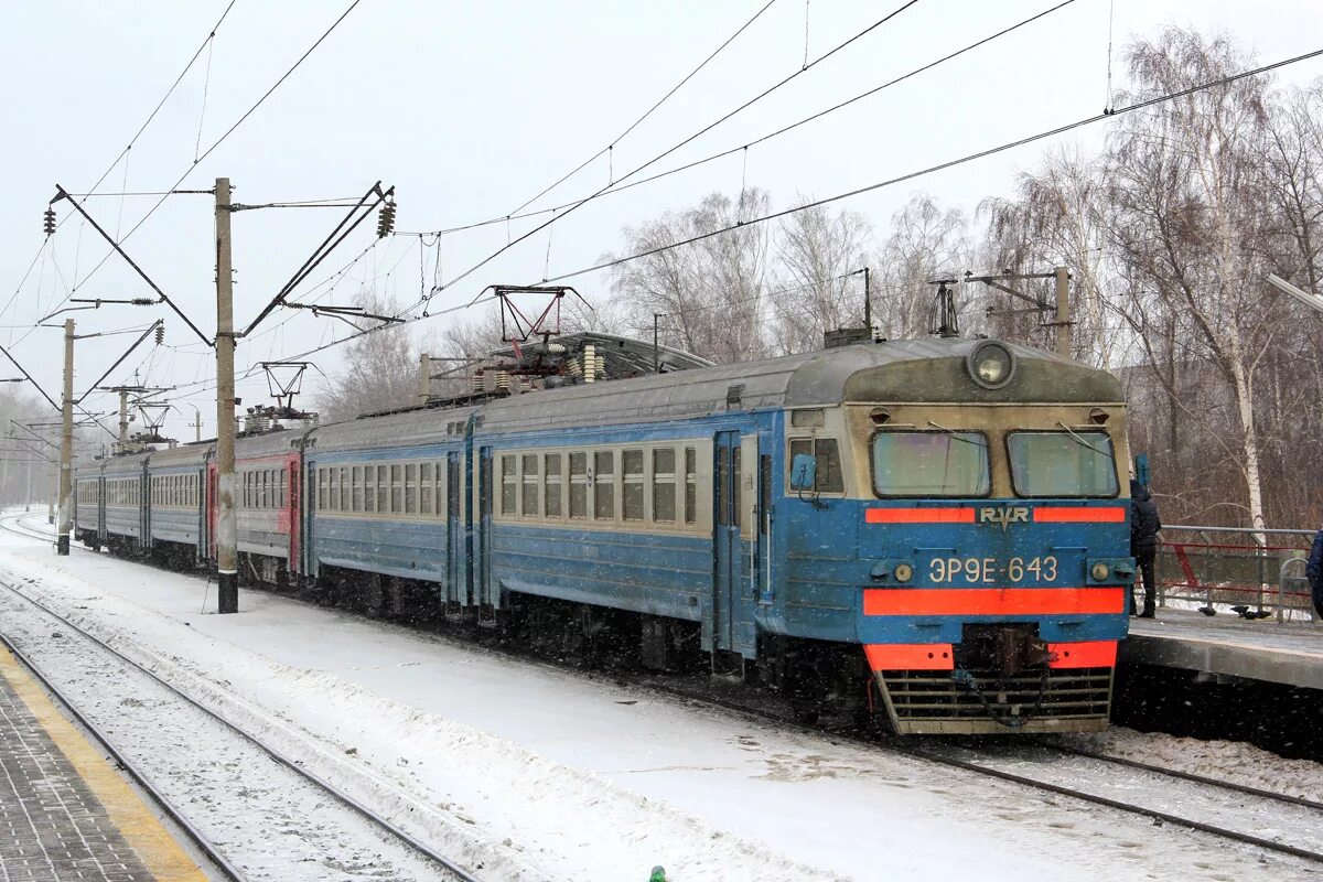 Электричка компрессорный екатеринбург. Электричка компрессорный казань. Электричка компрессорный казань. Платформа компрессорный казани. Компрессорный станция казань.