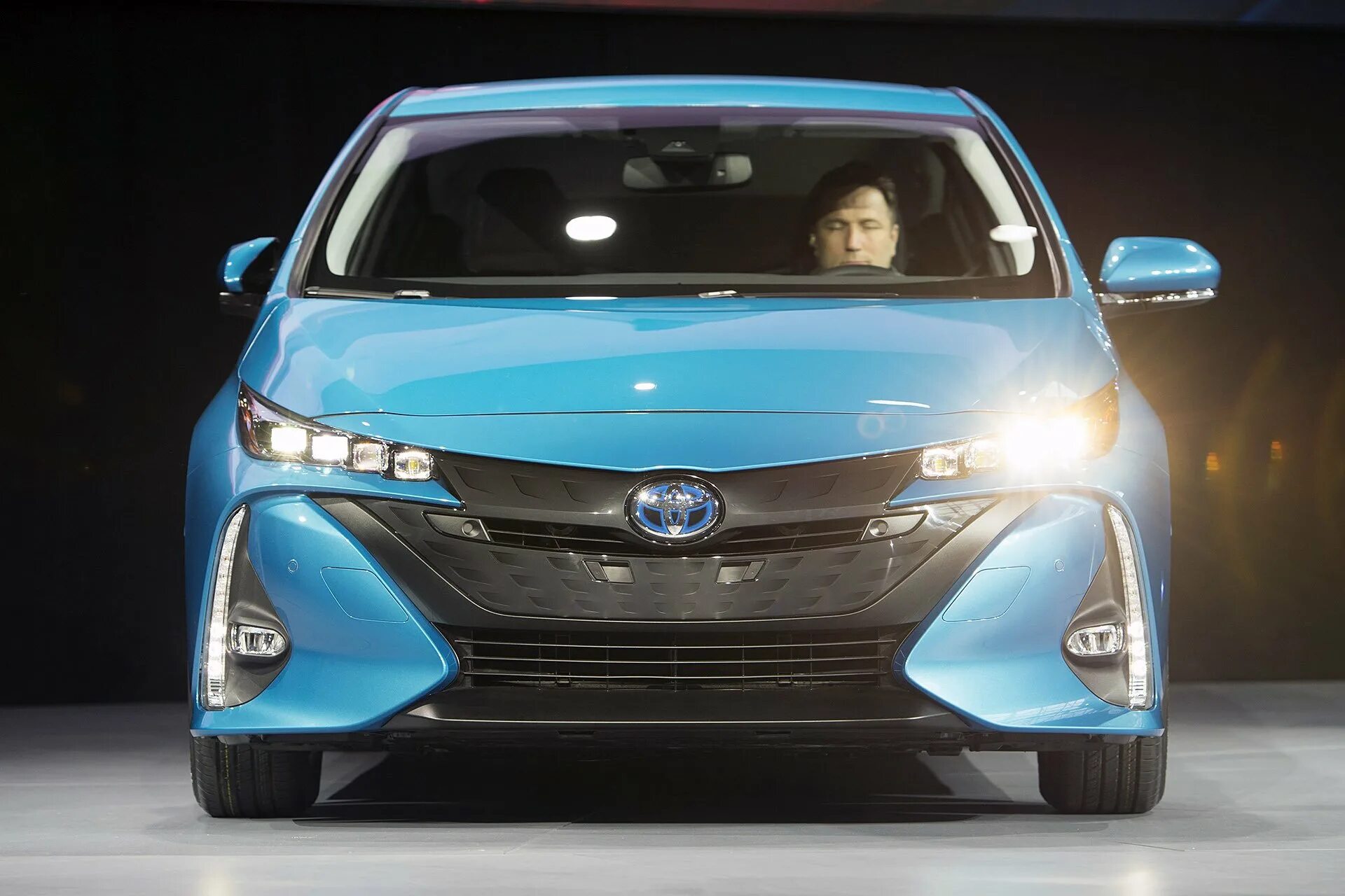 Toyota Prius Hybrid 2016. Тойота Приус гибрид 2016. Prius Prime. Toyota Prius Прайм Plug-in Hybrid. Тойота гибрид новый