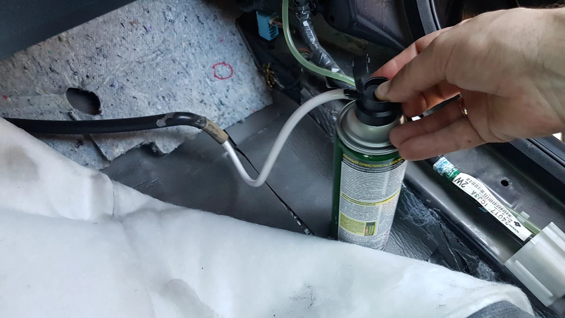 Промывка системы кондиционера skoda октавия а7 1. Как почистить испаритель. Как почистить испаритель. Как почистить испаритель. Чистка испарителя лс460л.